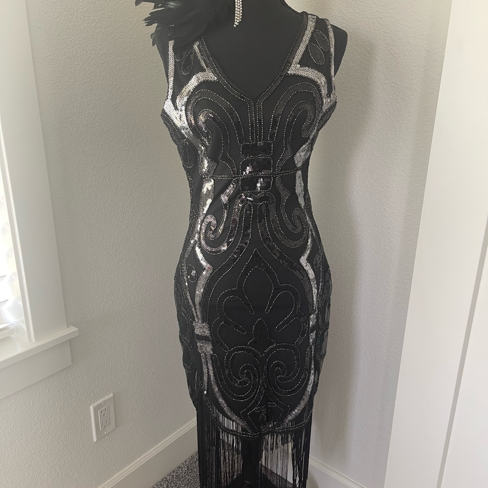 Unique Vintage 1920’s Flapper Fringe Dress w/Gatsby Headband